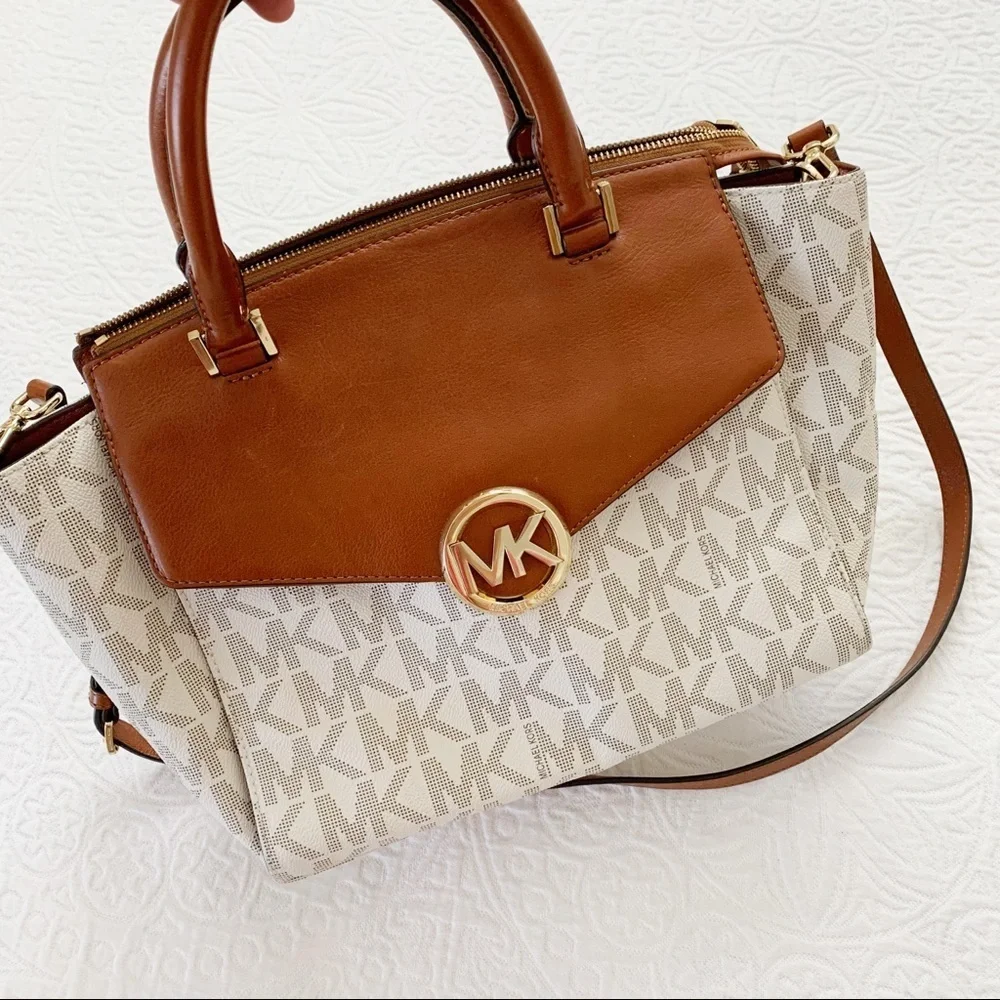Michael Kors Hudson Satchel, Signature Logo Vanilla /‎ Acorn